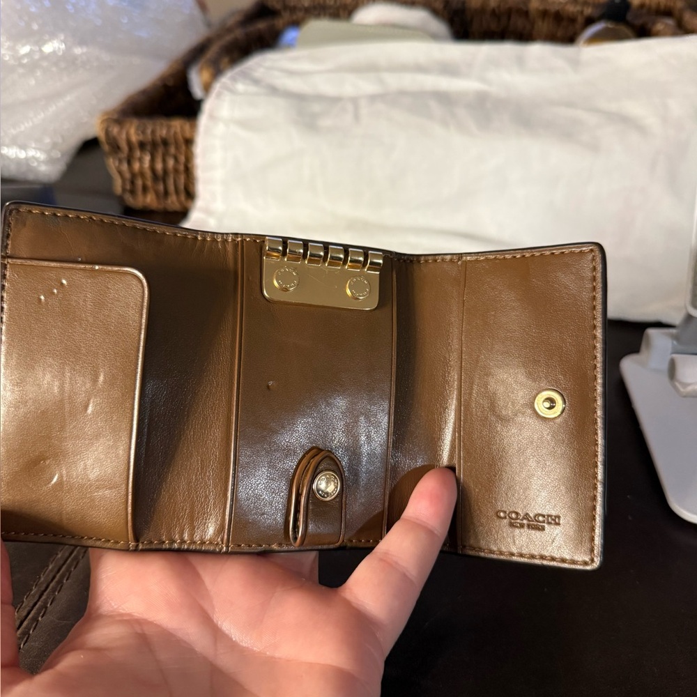Coach4 pc SLG set Fair to VG condition - Picture 16 of 16